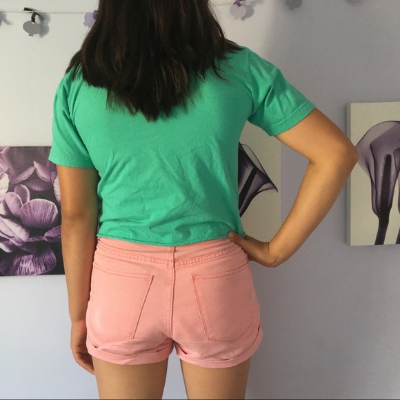 Cropped Graphic T-shirt - Picture 2 of 5